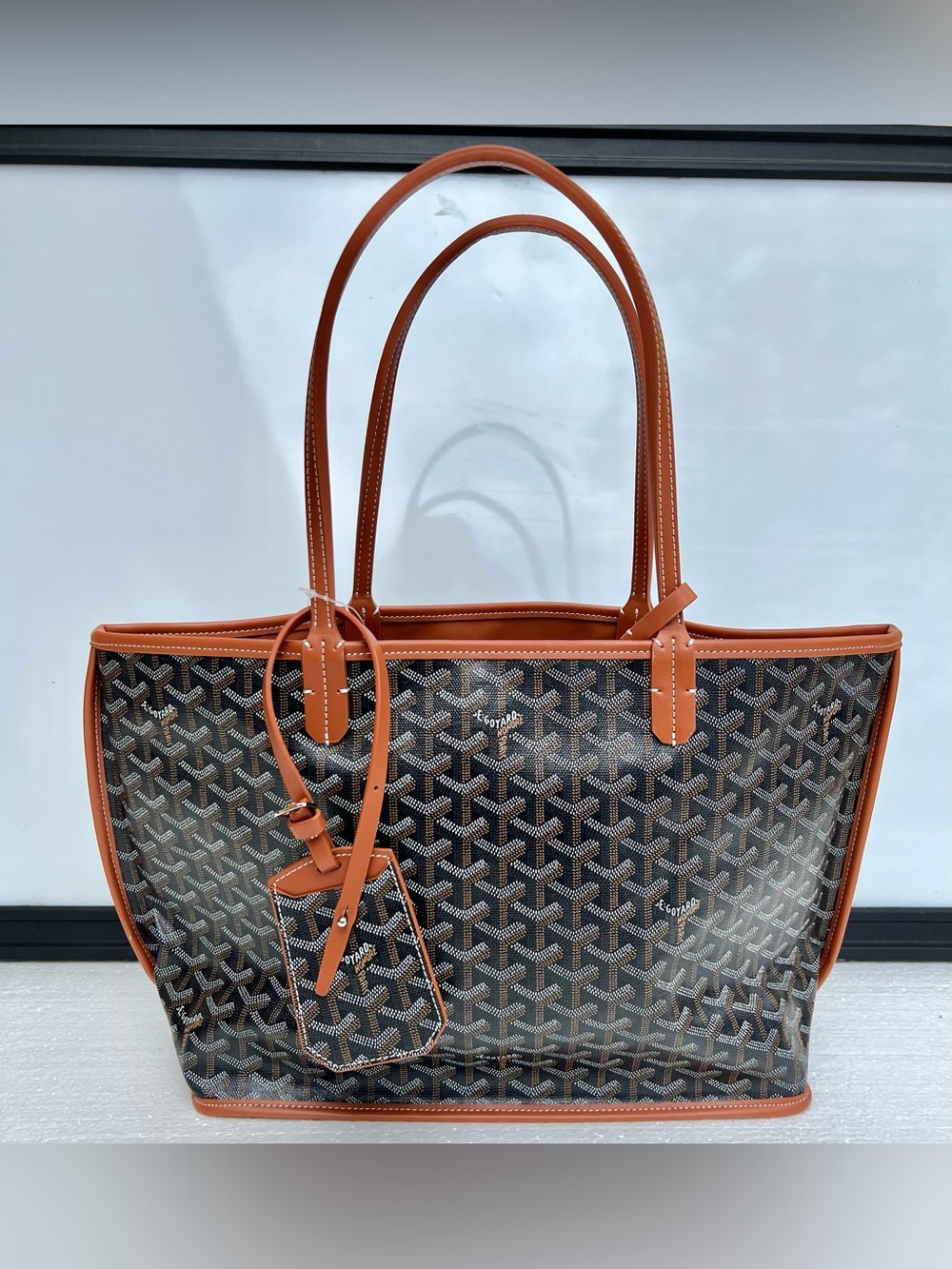 Goyard Tote Bag with Matching Pouch - Picture 4 of 16